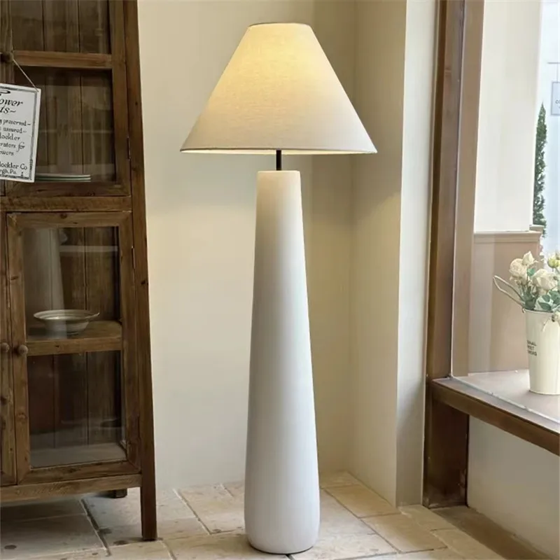 Wabi Sabi White Mushroom Stand - Resin Art Floor Design recension och pris